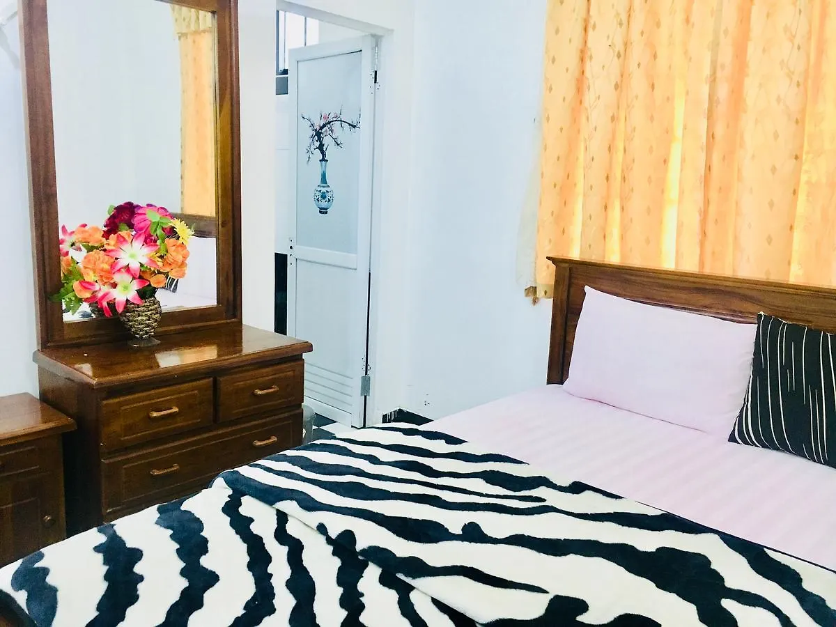 Treatooo White Palace Nuwara Eliya 3*,