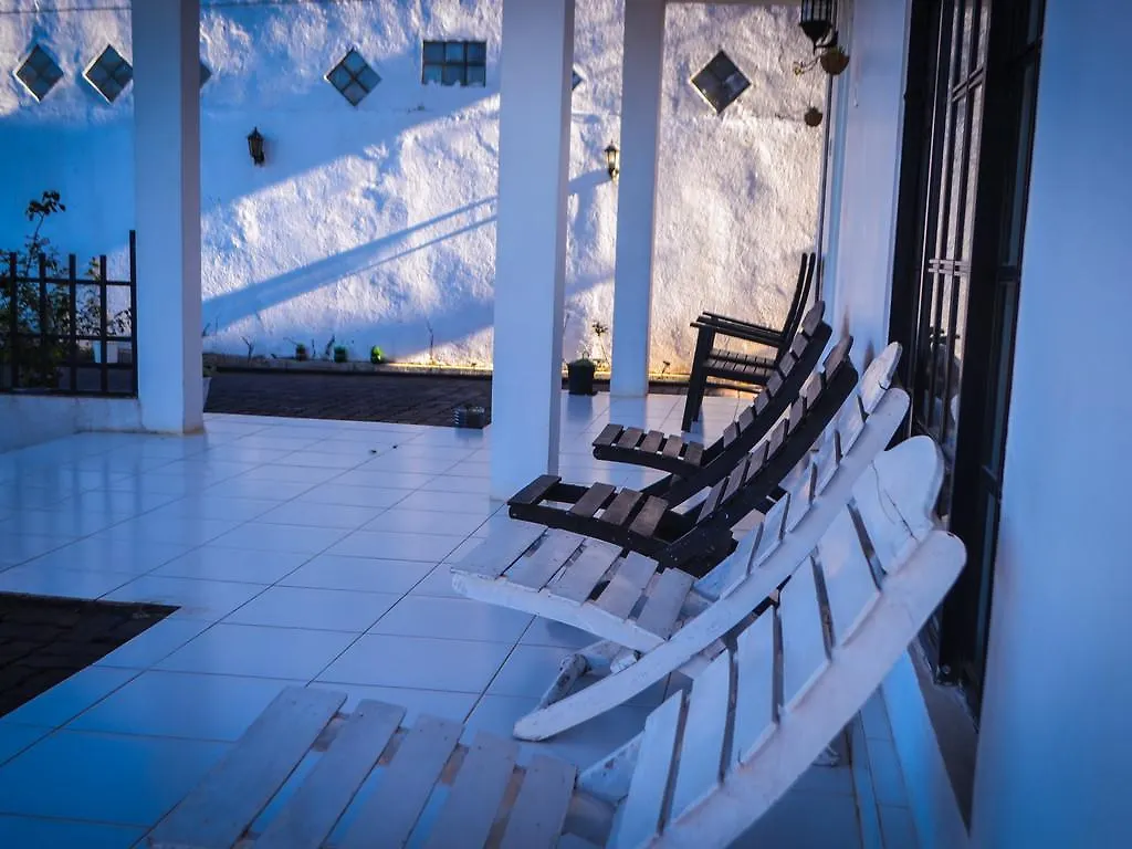 Treatooo White Palace Nuwara Eliya 3*,  Sri Lanka