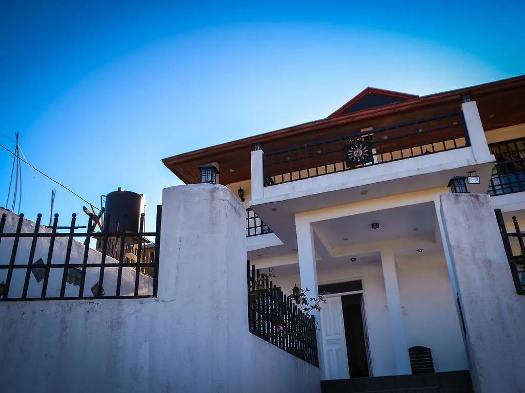 *** Hotel Treatooo White Palace Nuwara Eliya Sri Lanka
